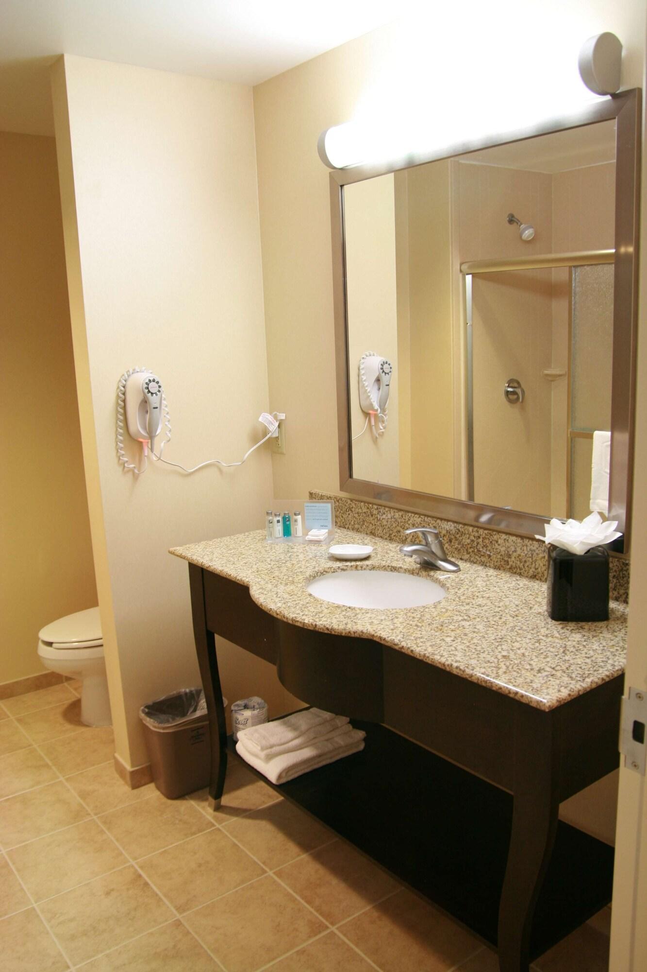 Hampton Inn טופיקה מראה חיצוני תמונה