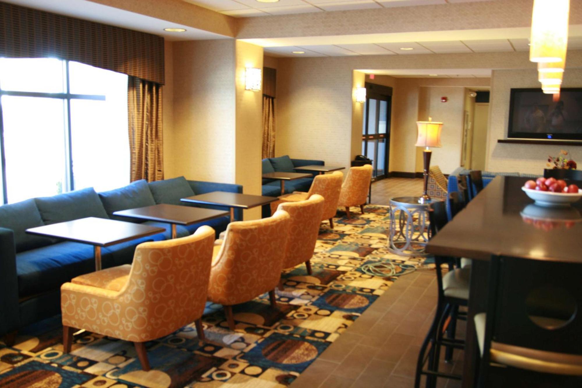 Hampton Inn טופיקה מראה חיצוני תמונה