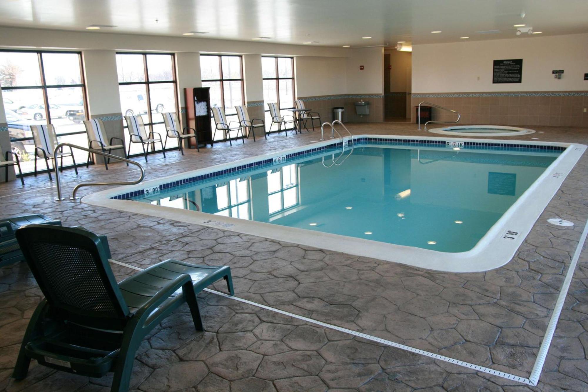 Hampton Inn טופיקה מתקנים תמונה