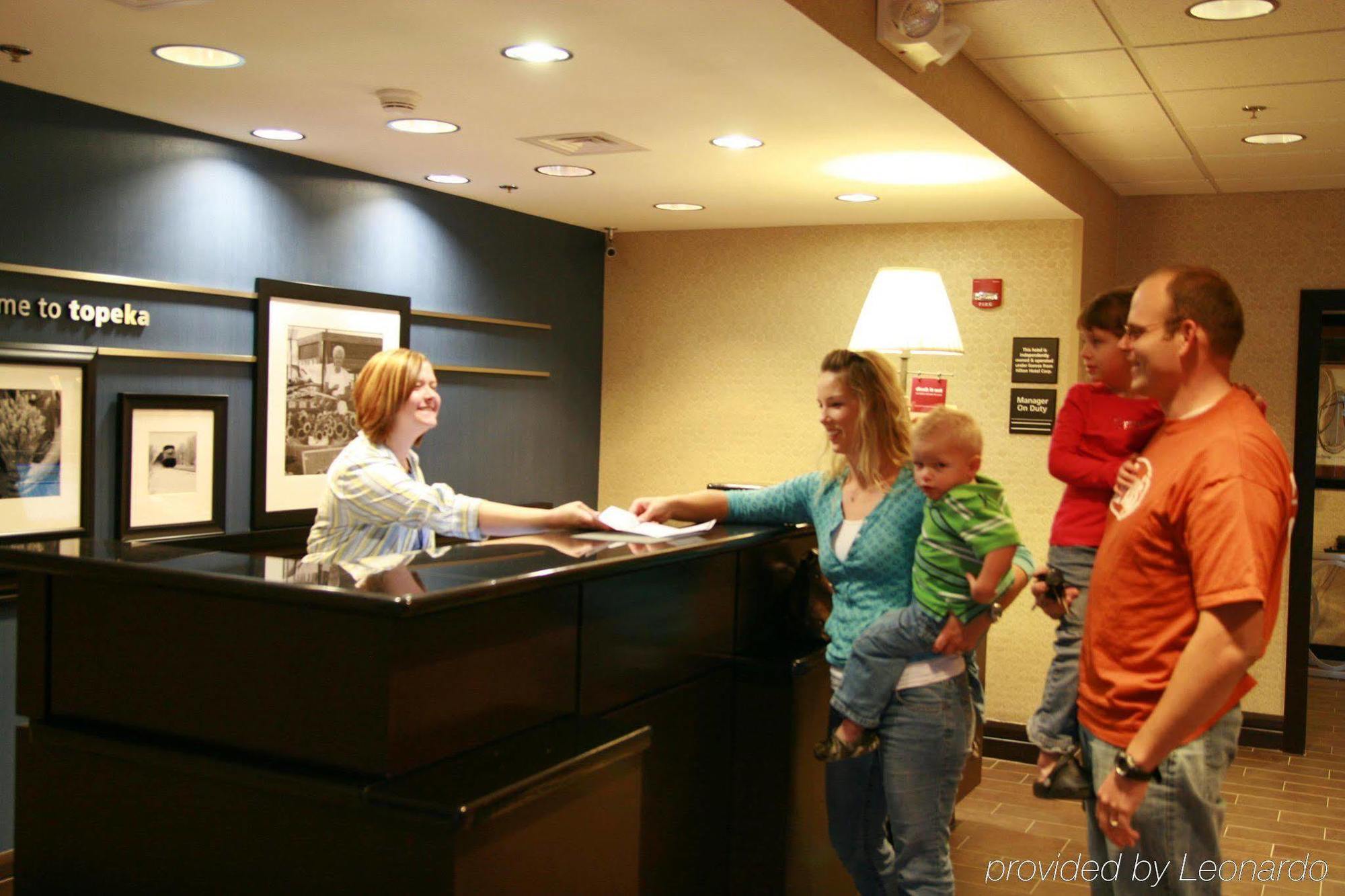 Hampton Inn טופיקה מראה פנימי תמונה